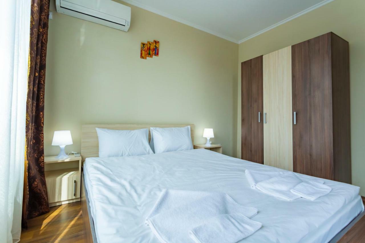 Rose Gardens Apart Hotel Pomorie Extérieur photo
